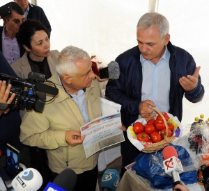 De luni, 15 mai 2017, buletinele de analiză la tomate vor deveni publice. „Populația să fie sigură că folosește tomate românești, curate și bune la gust” (Petre Daea, MADR)