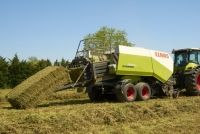 CLAAS lansează o nouă presă de baloţi pătraţi