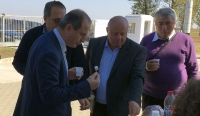 La Târgul de Crăciun, ministrul Irimescu va da o diplomă de participare vânzătorilor de brânză de Vaideeni. „Până la șapte ani am fost și eu la munte!”